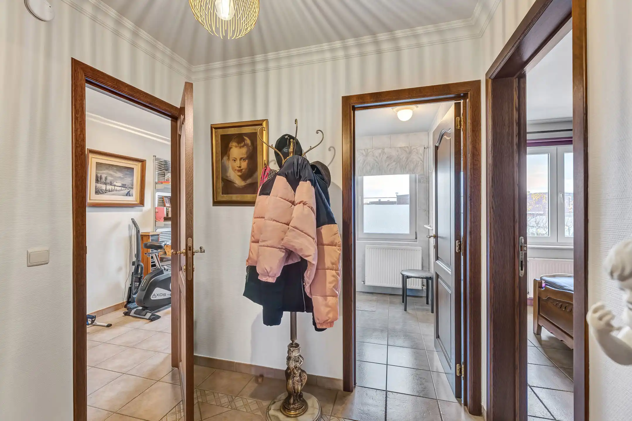 Instapklaar appartement met ruime garage foto 6