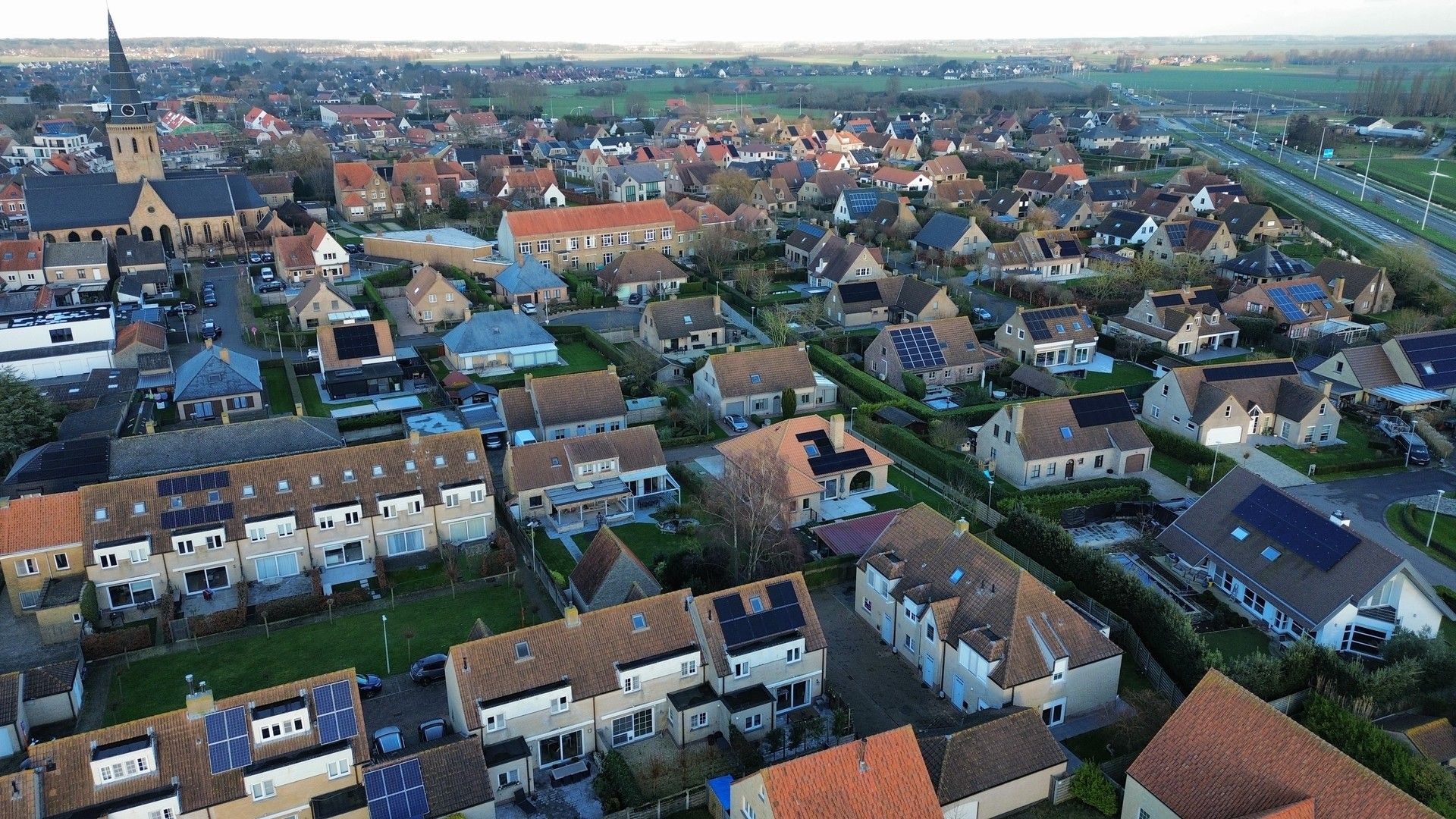 Stijlvolle halfopen bebouwing met zonnige tuin in het hart van Westkapelle foto 5