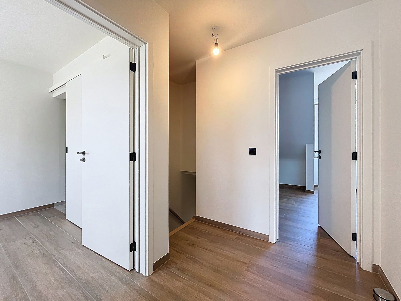 BEN Duplex app met 3 slpks -- 2bdks en terras foto 14