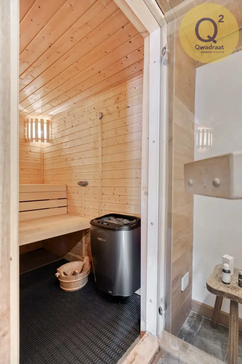 Rustig gelegen villa van met zwembad en poolhouse  foto 31