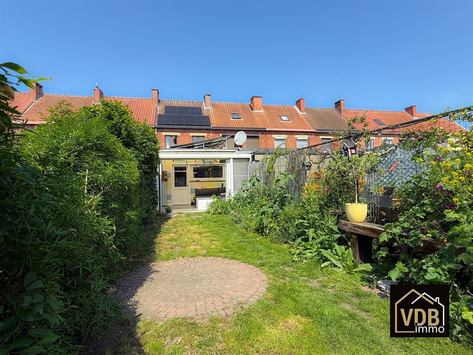 WONING - GB - MET 3 SLAAPKAMERS EN GARAGE foto 35