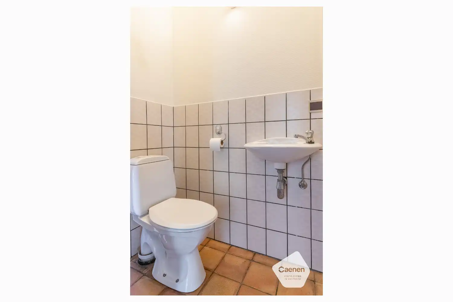 TOP GELEGEN VILLA MET 4 SLAAPKAMERS , GARAGE en onderhoudsvriendelijke tuin met tuinhuis foto 11