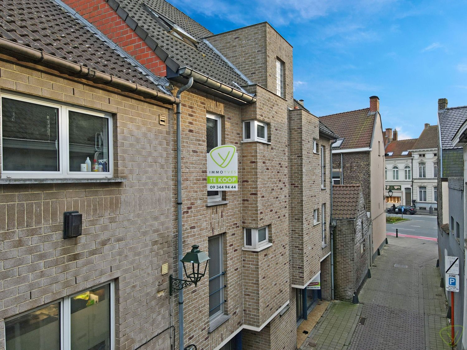Instapklaar éénslaapkamerappartement met sterk investeringspotentieel in Eeklo foto {{pictureIndex}}