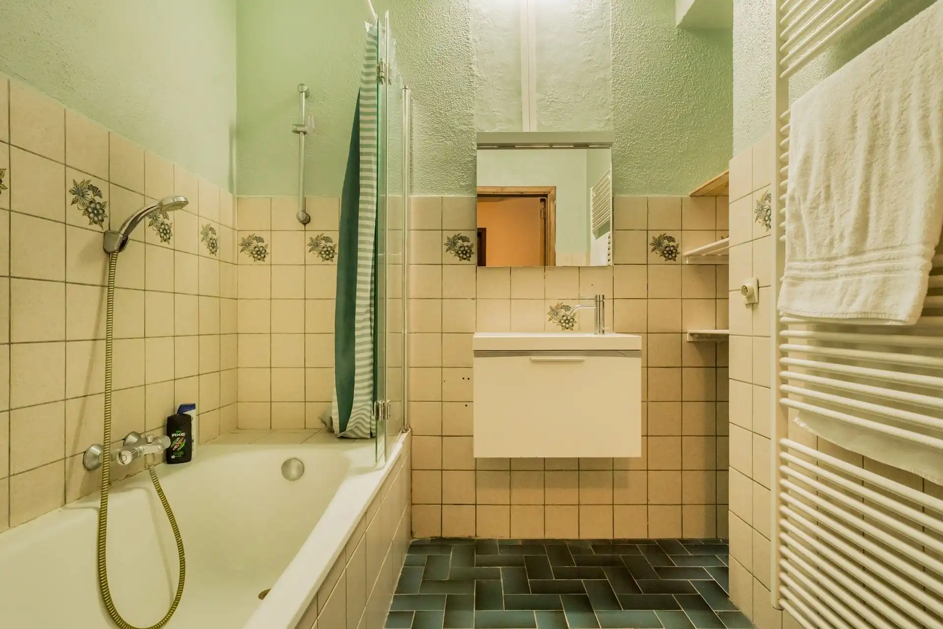 Huis met 3 slpk en zonnige tuin in rustige woonomgeving te Duffel foto 4