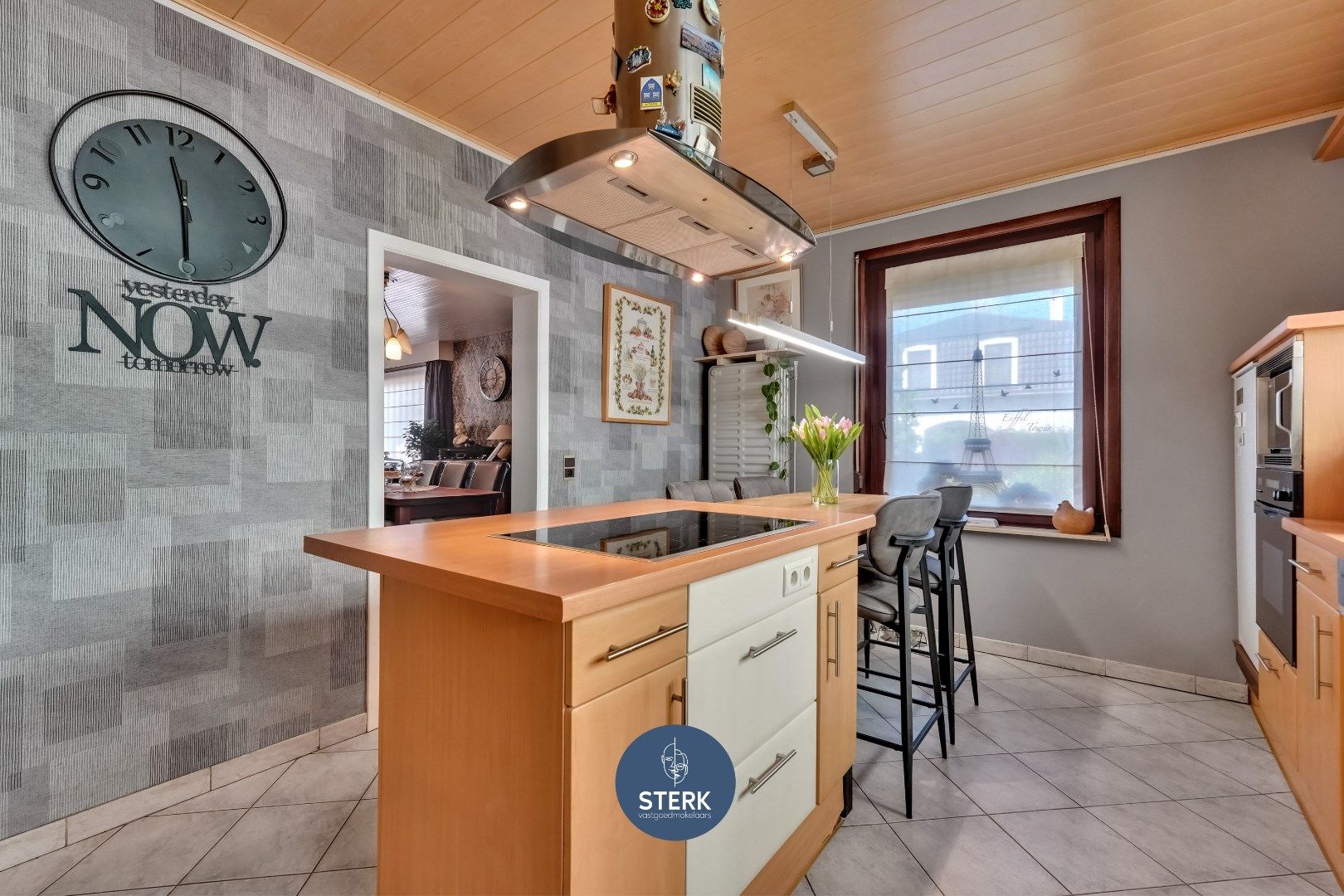 RUIME WONING MET COMMERCIËLE RUIMTE OP EEN CENTRALE LIGGING TE MAASMECHELEN !  foto 10
