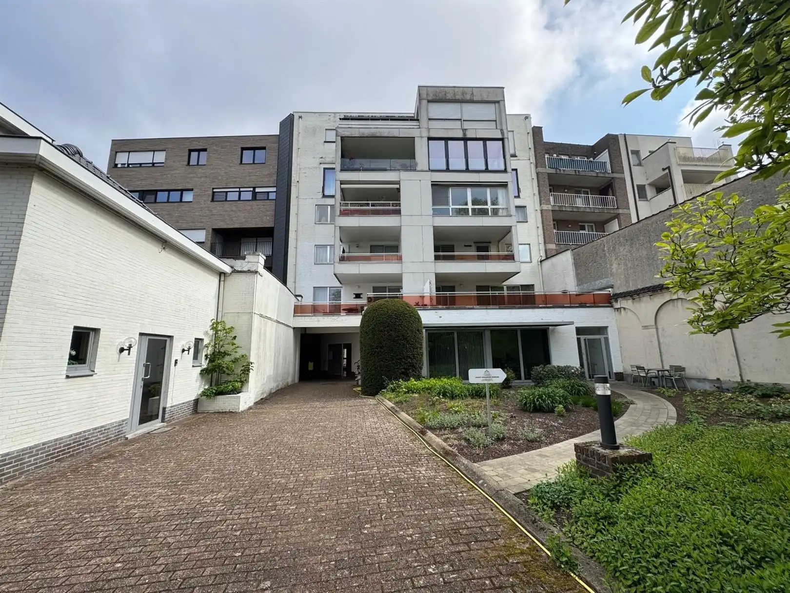 Ruim appartement met uitzicht over de Grote Markt foto 23