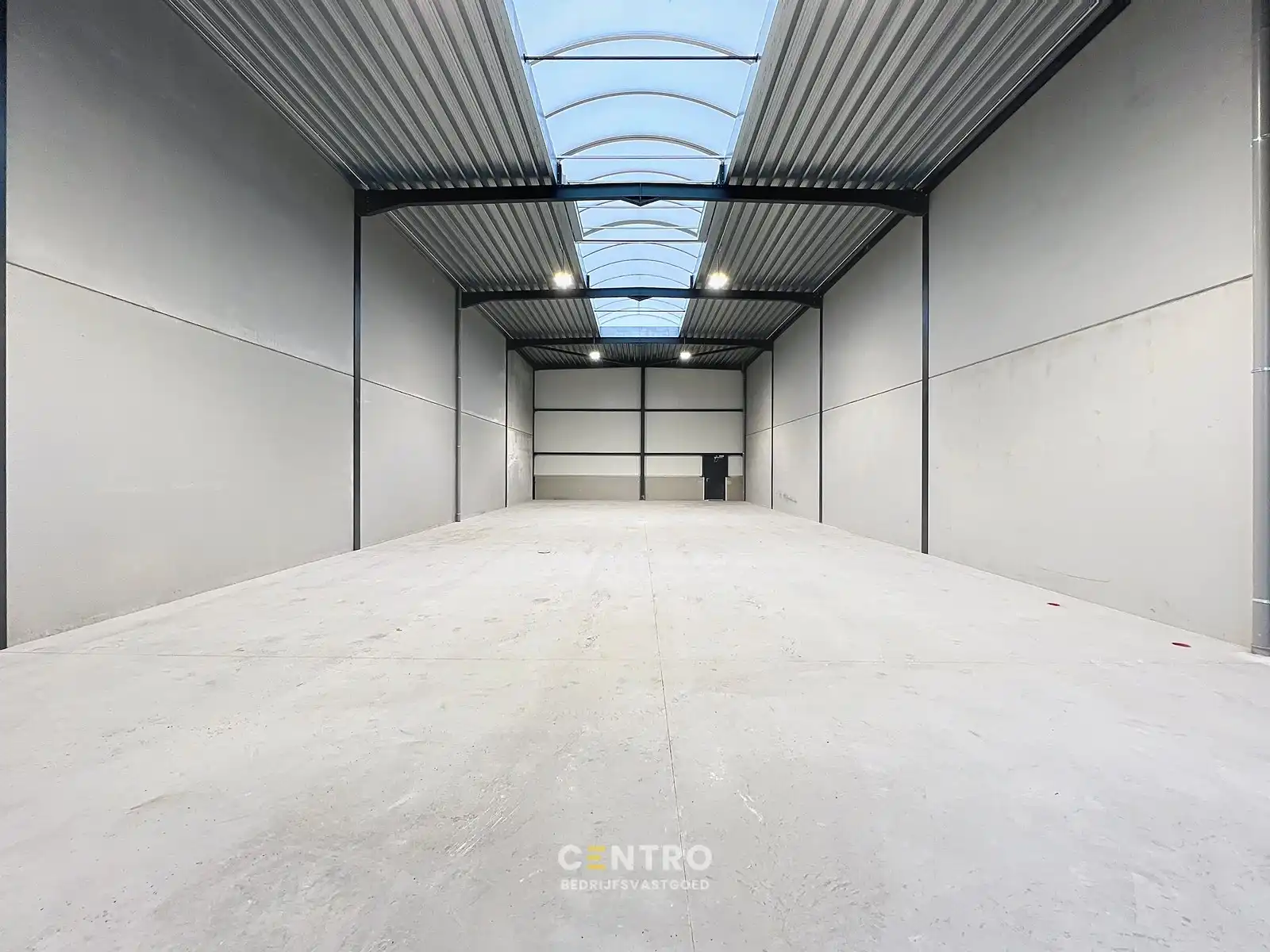 NB-magazijn van ± 275 m² (incl. 2 parkeerplaatsen!) en moderne glaspartij in driehoek TIELT-DEINZE-WAREGEM ! foto 5