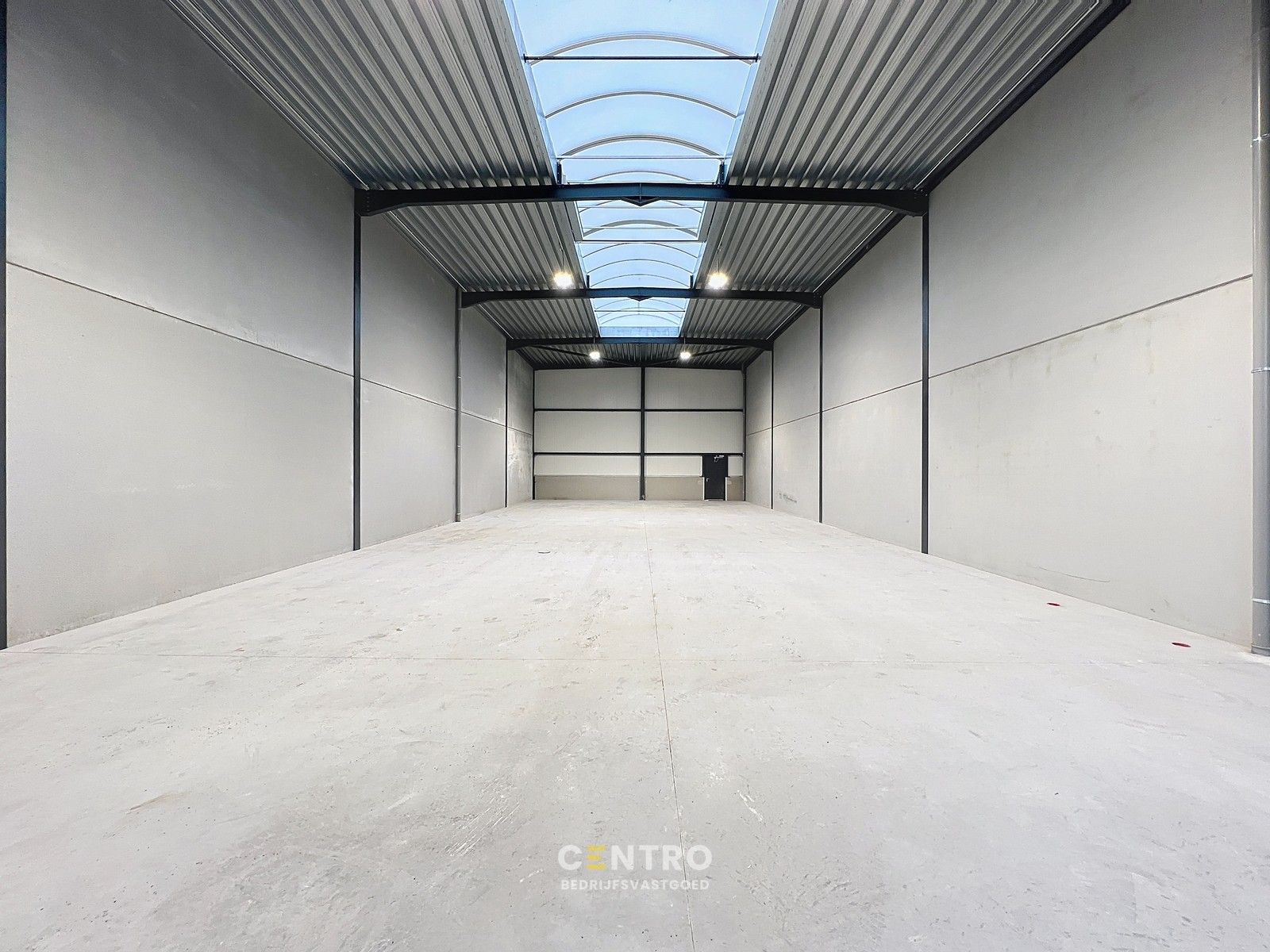 NB-magazijn van ± 275 m² (incl. 2 parkeerplaatsen!) en moderne glaspartij in driehoek TIELT-DEINZE-WAREGEM ! foto 5