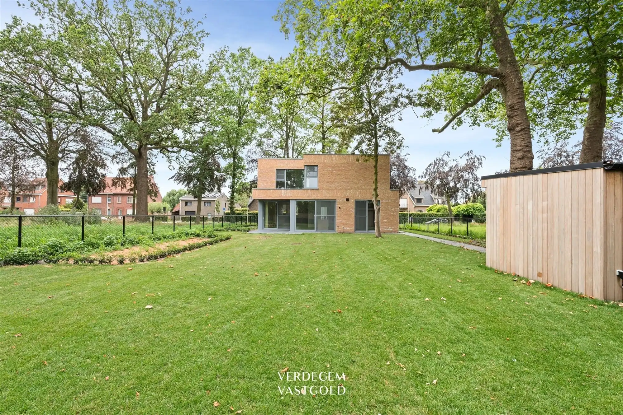 Hoogwaardige nieuwbouwvilla in uniek groen en tot in elk detail afgewerkt foto {{pictureIndex}}