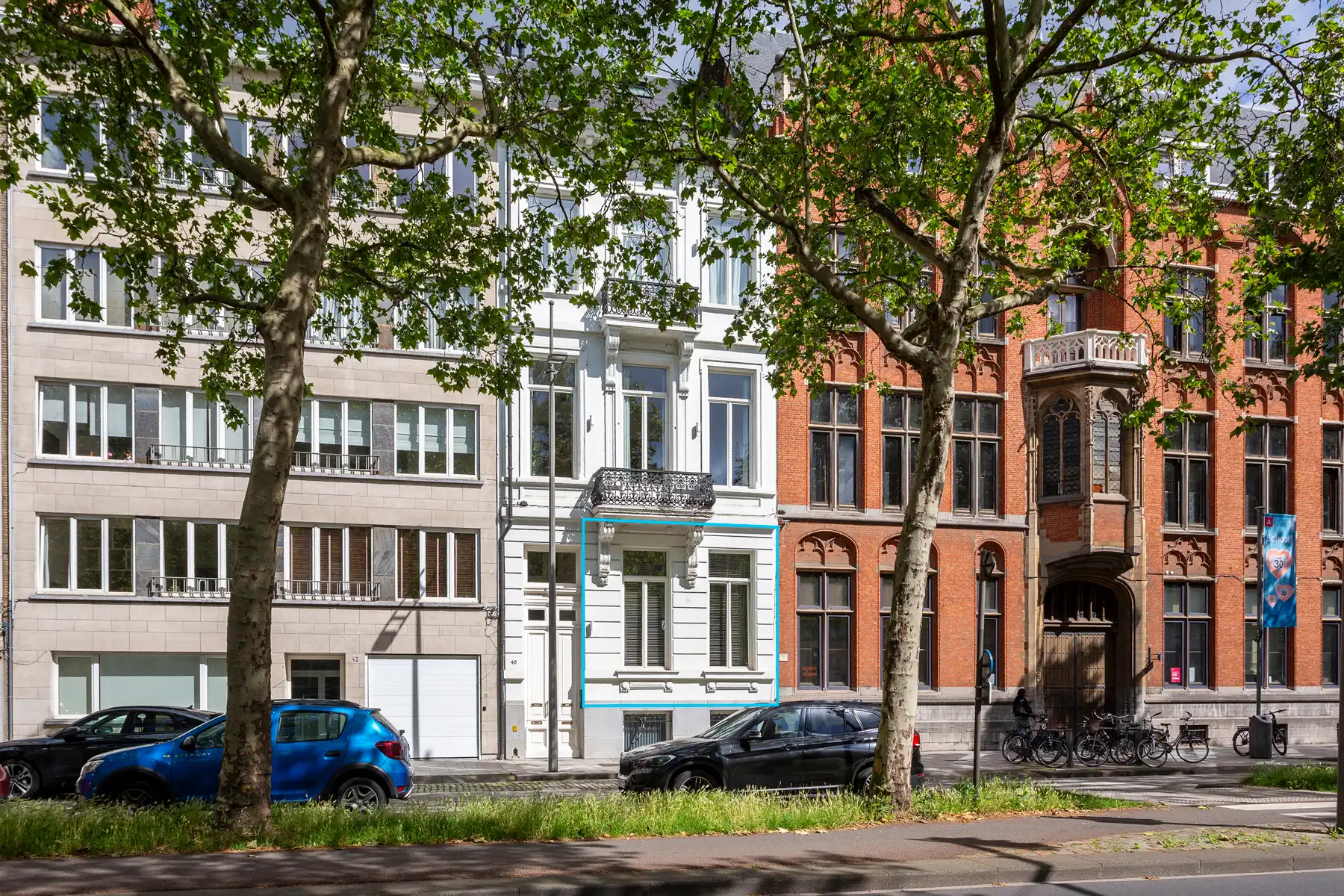 Luxueus gelijkvloers appartement met tuin en zwembad foto 7