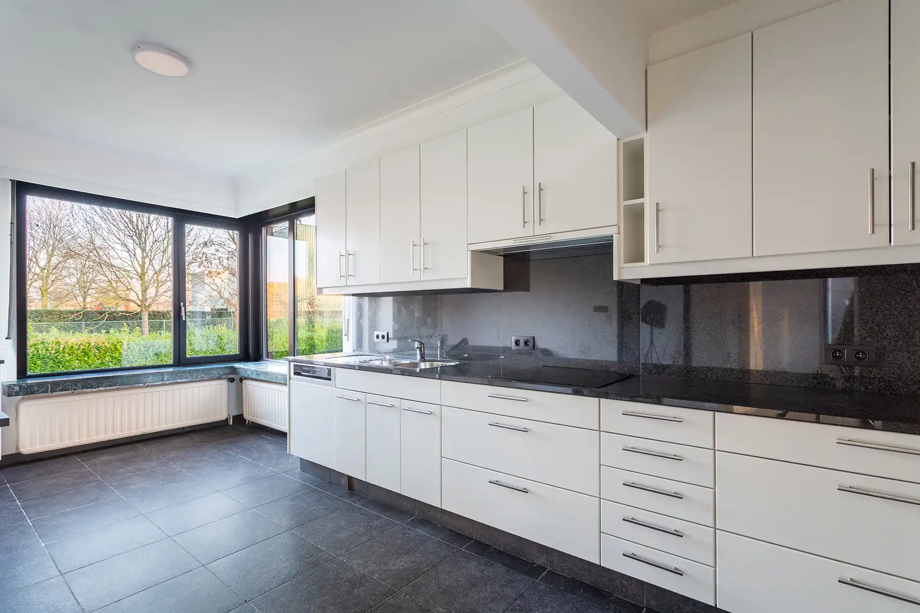 Edegem - Villa met 4 slpkamers + garage + ruim magazijn 500² foto 7