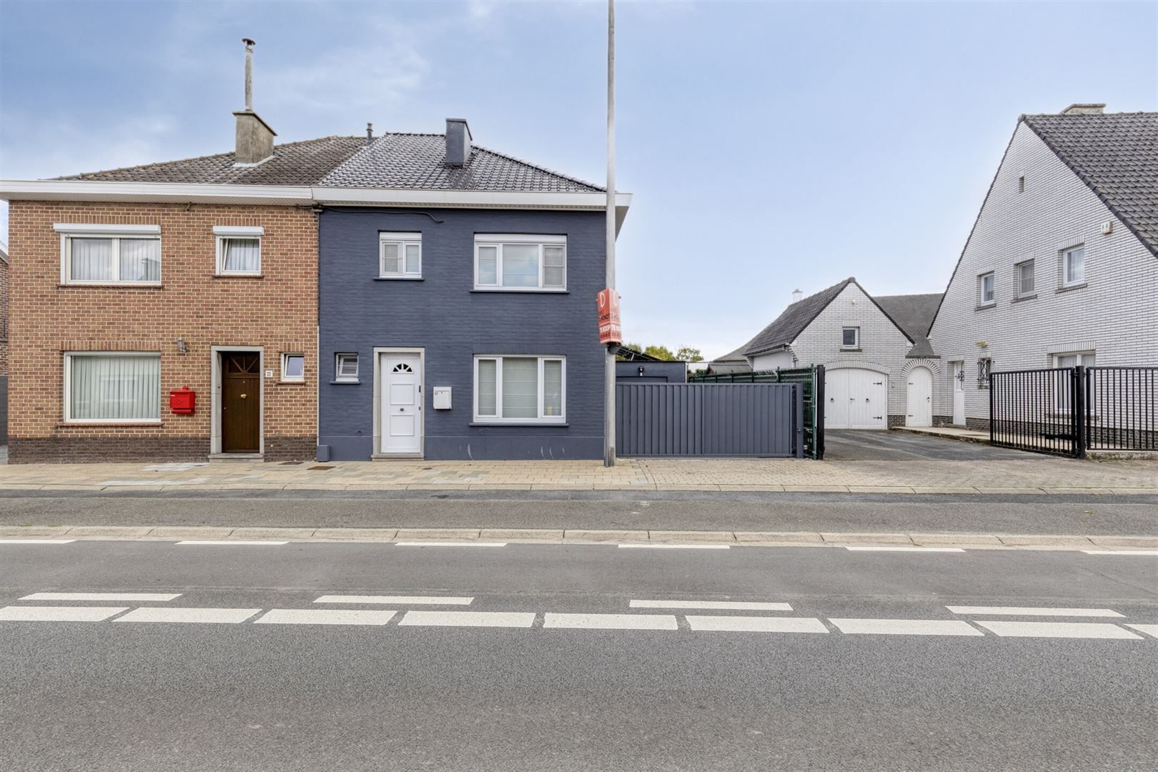 Verzorgde woning met 3 slpk en garage foto 2