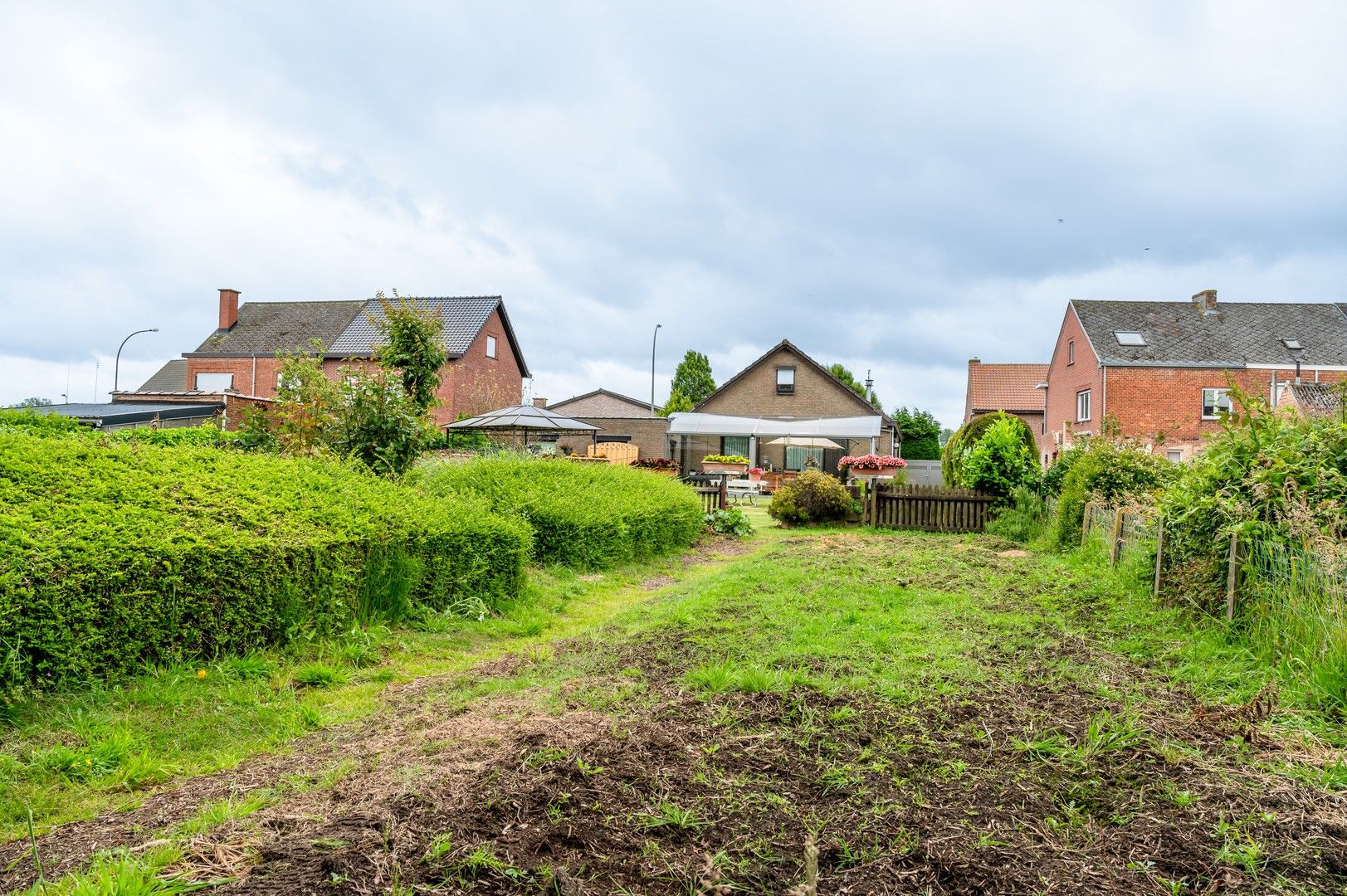 Knappe bungalow op perceel van 1209 m2 foto 26