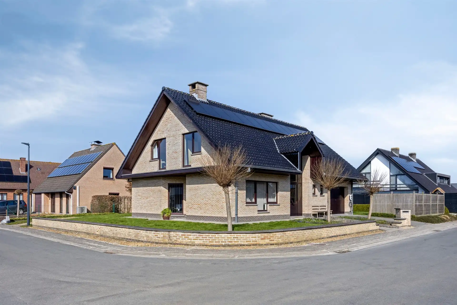 Villa in doodlopende straat foto 28