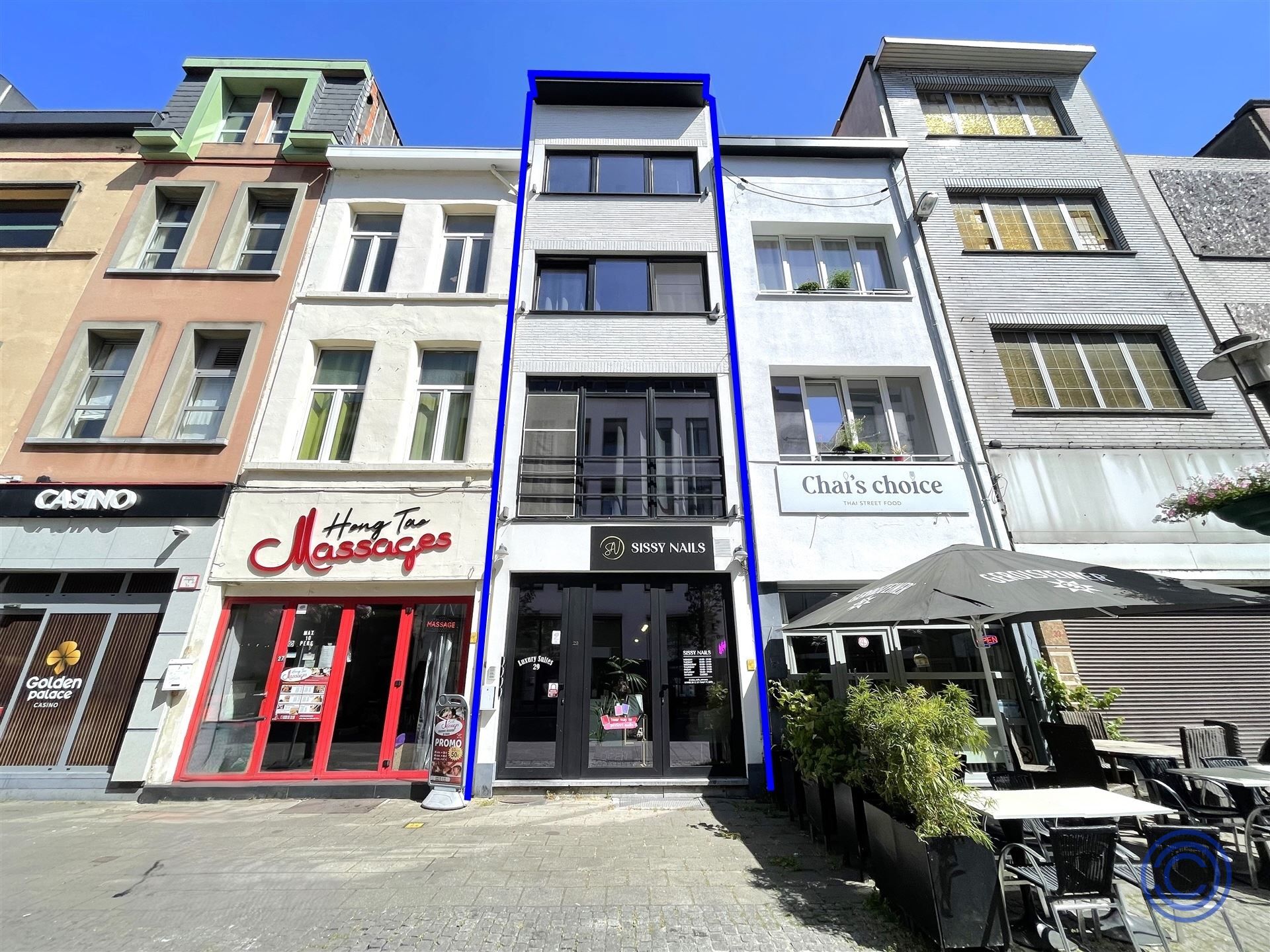 Vergund en instapklaar pand met handelspand en 3 studio's voor Airbnb! foto 2
