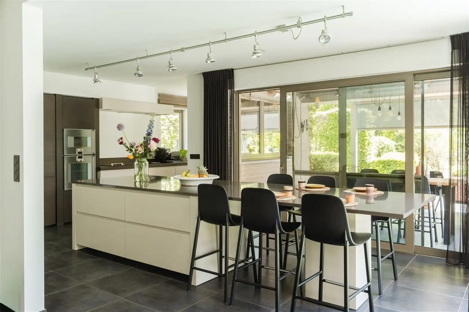 Exclusieve familievilla met zwembad aan de Kesselse Heide. foto 10