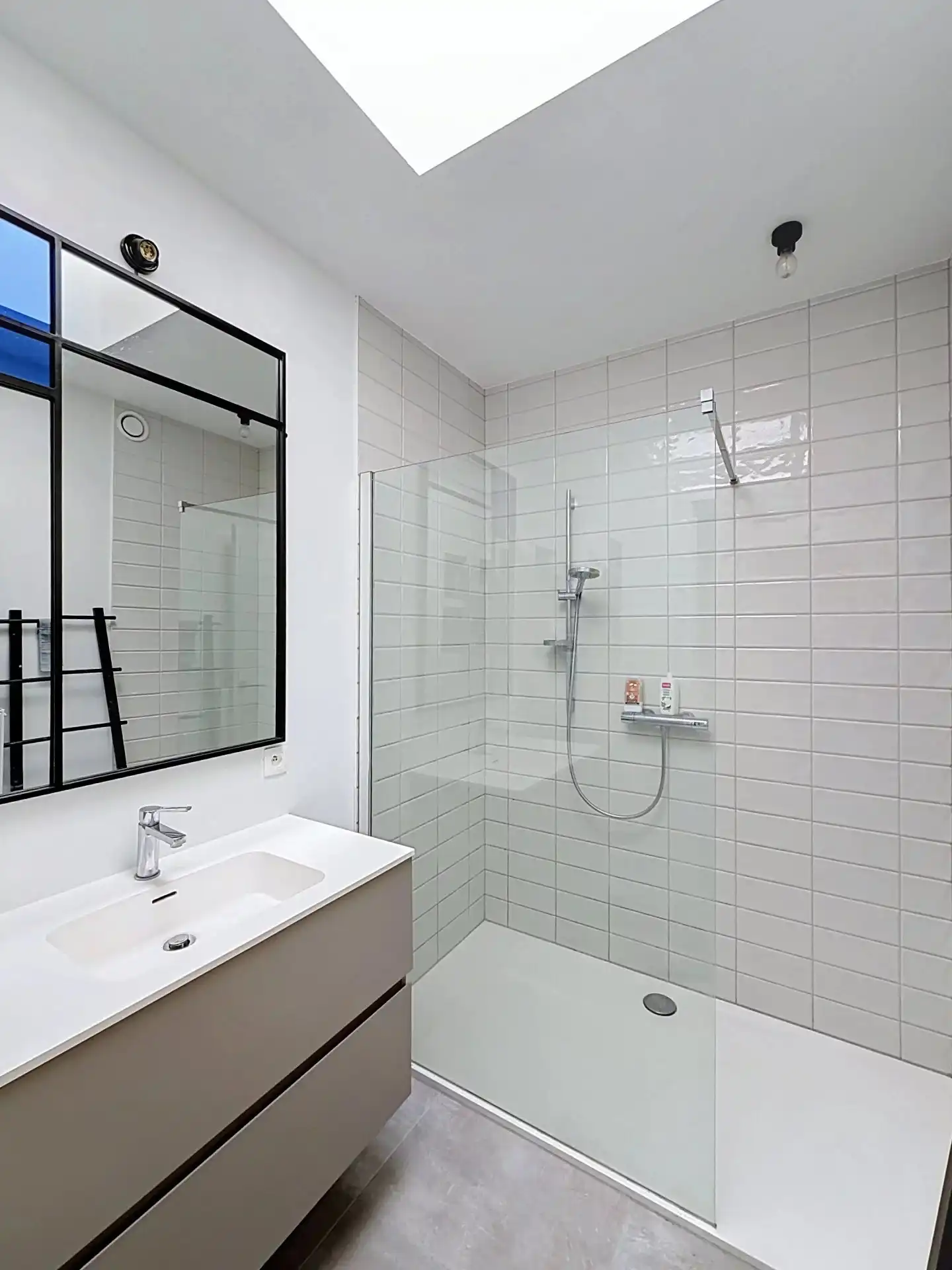 Modern appartement met 1 slaapkamer, ondergrondse staanplaats en berging op toplocatie. foto 13