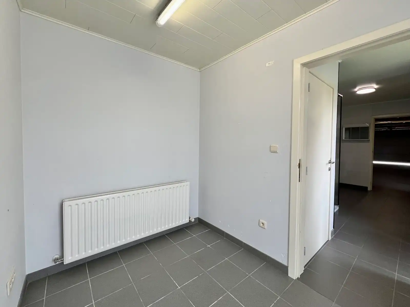 Ruime woning met 6 slk, 2 badk, 2 keukens en dubbele garage foto 10