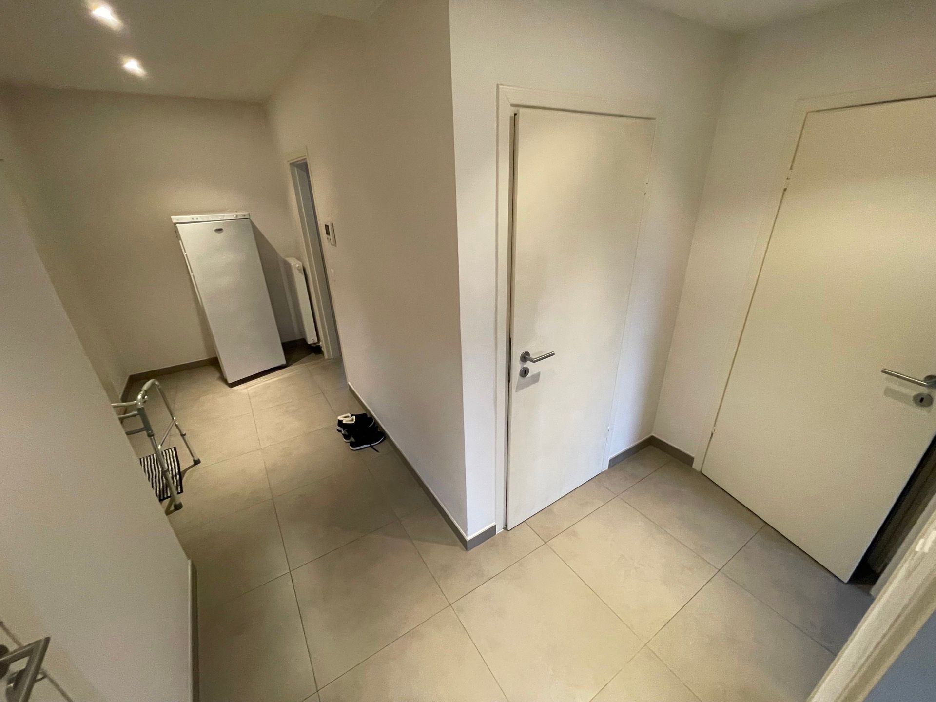 Appartement met twee slaapkamers en centrale ligging te huur foto 2