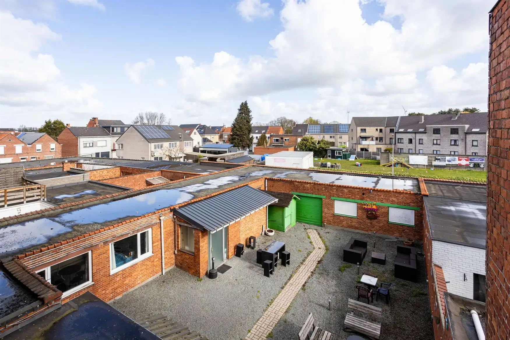 Opbrengsteigendom met handelspand en 5 appartementen in Zelzate foto 10