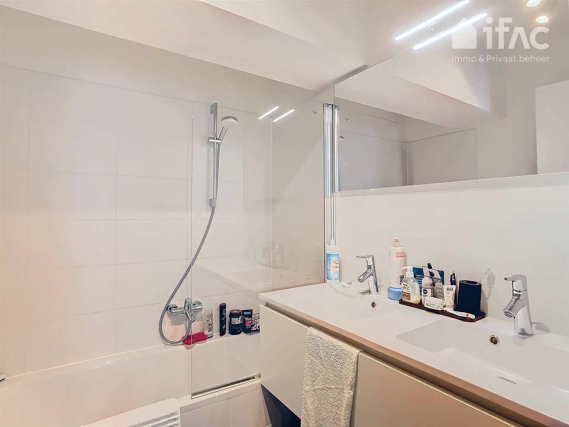 Luxe appartement gelegen op toplocatie aan de Louisalaan foto 10