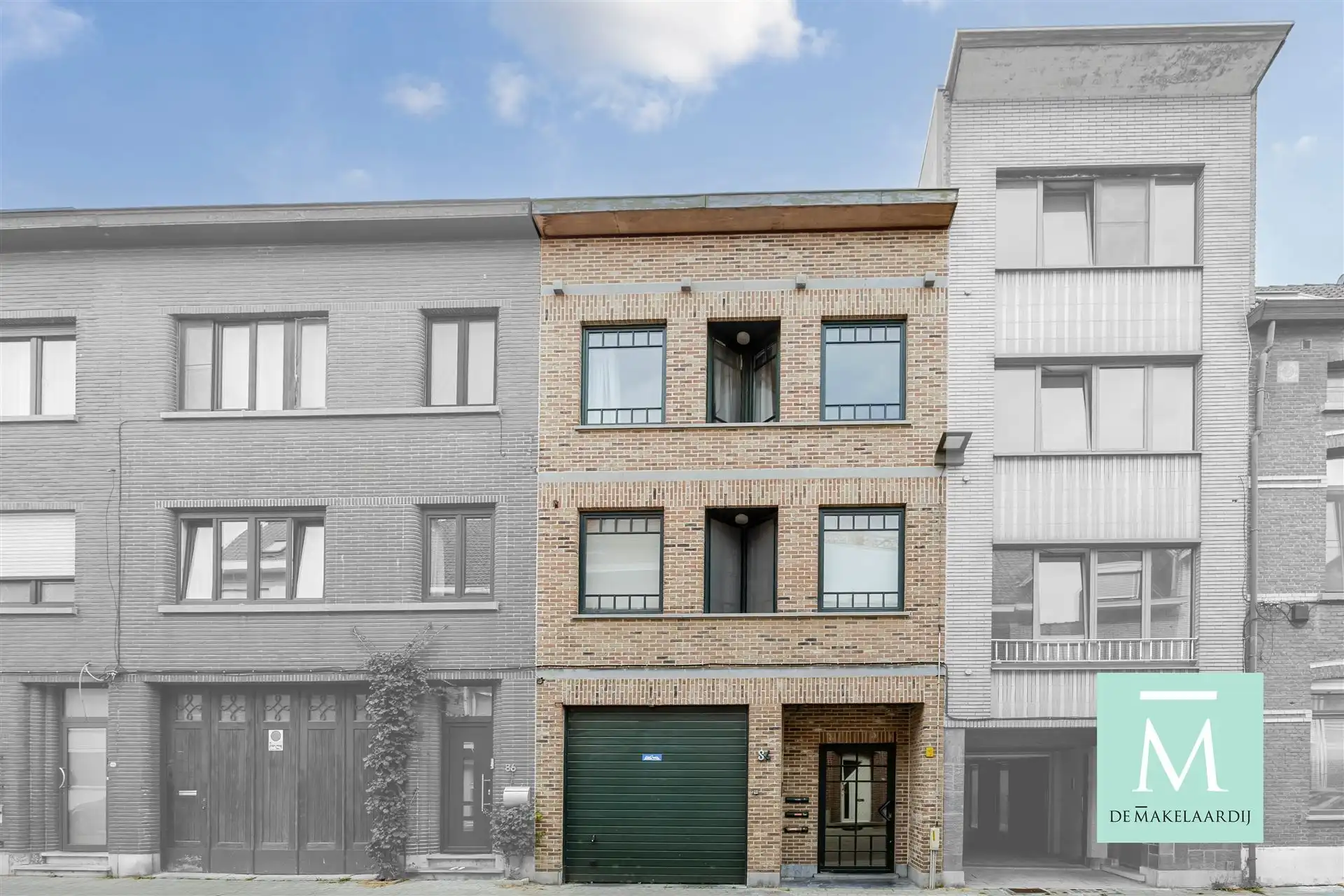 Appartementsgebouw foto {{pictureIndex}}