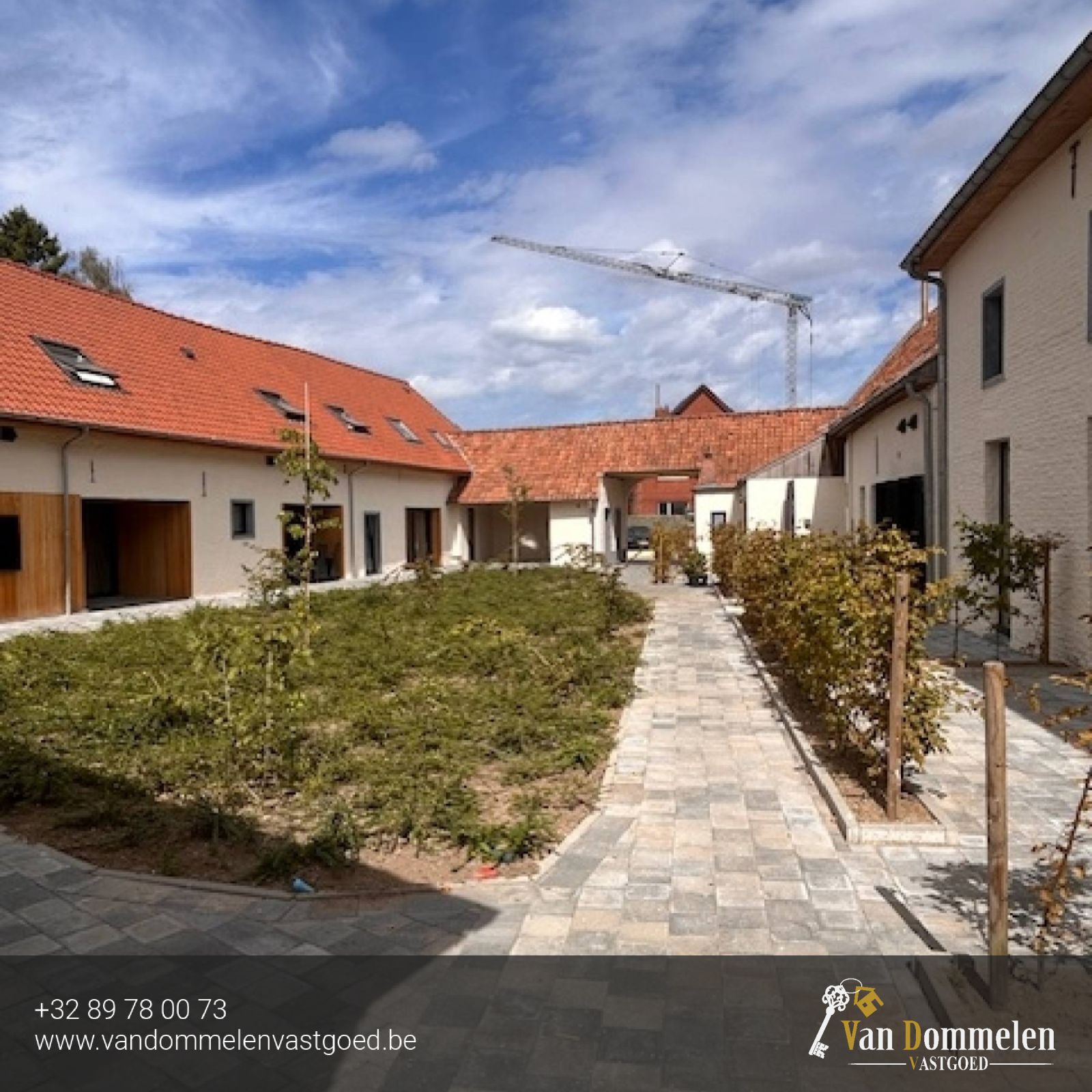 TE HUUR: Recent gerenoveerde woning in sfeervol woonerf Hoeve Het Kruis te Gruitrode (Oudsbergen) foto 2