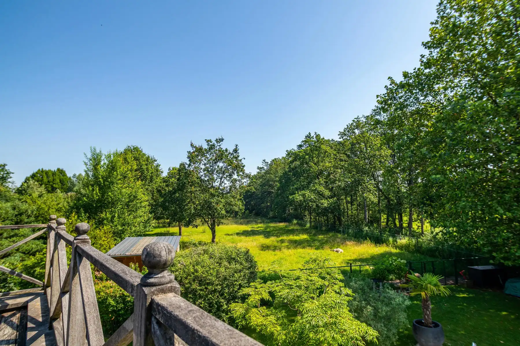 Ruime villa met zwembad en panoramische vergezichten foto 8