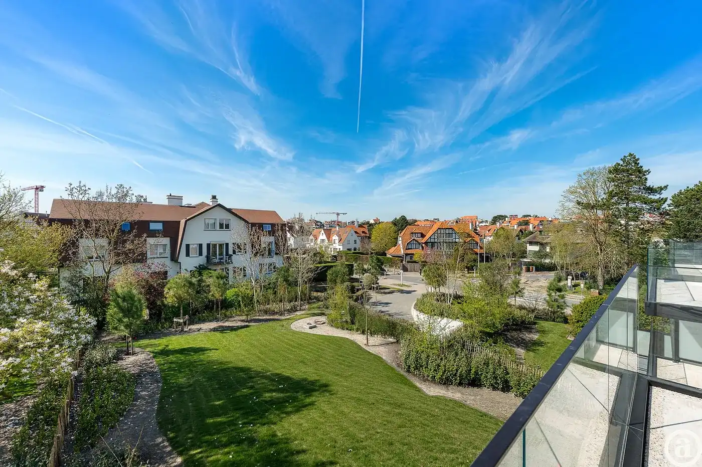 Zonnig gerenoveerd appartement met zuidwest gericht terras en open zicht.  foto 3