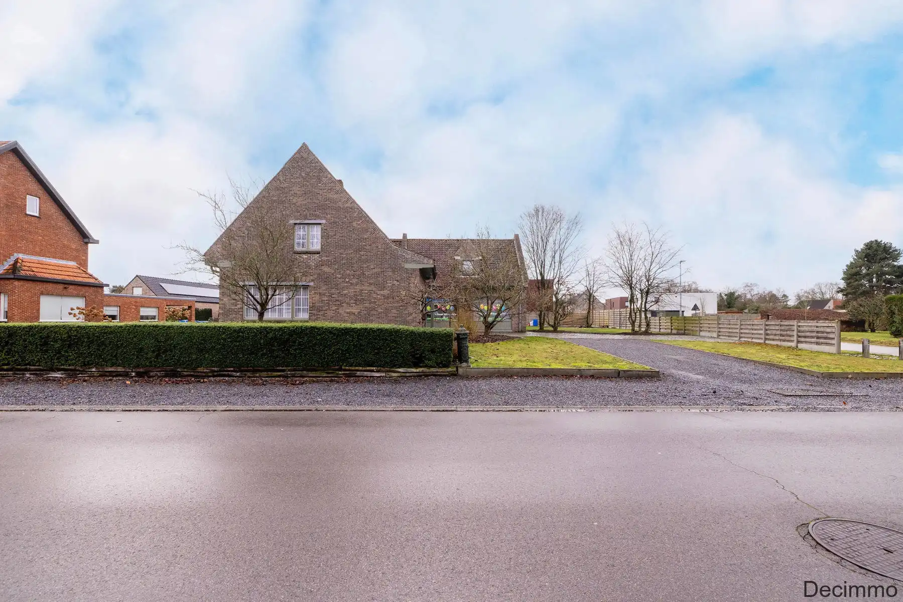 Veelzijdige woning met handelsruimte of kangoeroewonen. foto 3