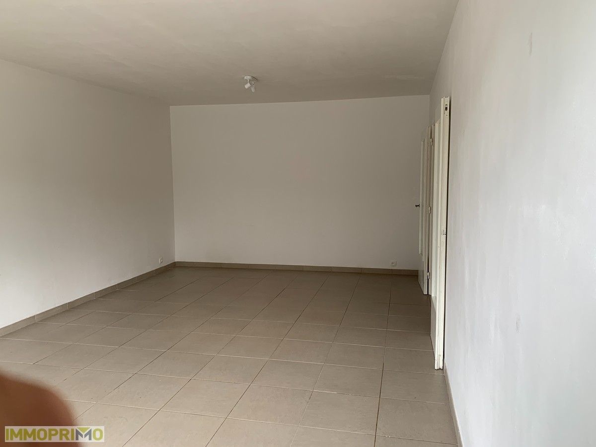 Gelijkvloersappartement met 2 slaapkamers. foto 5
