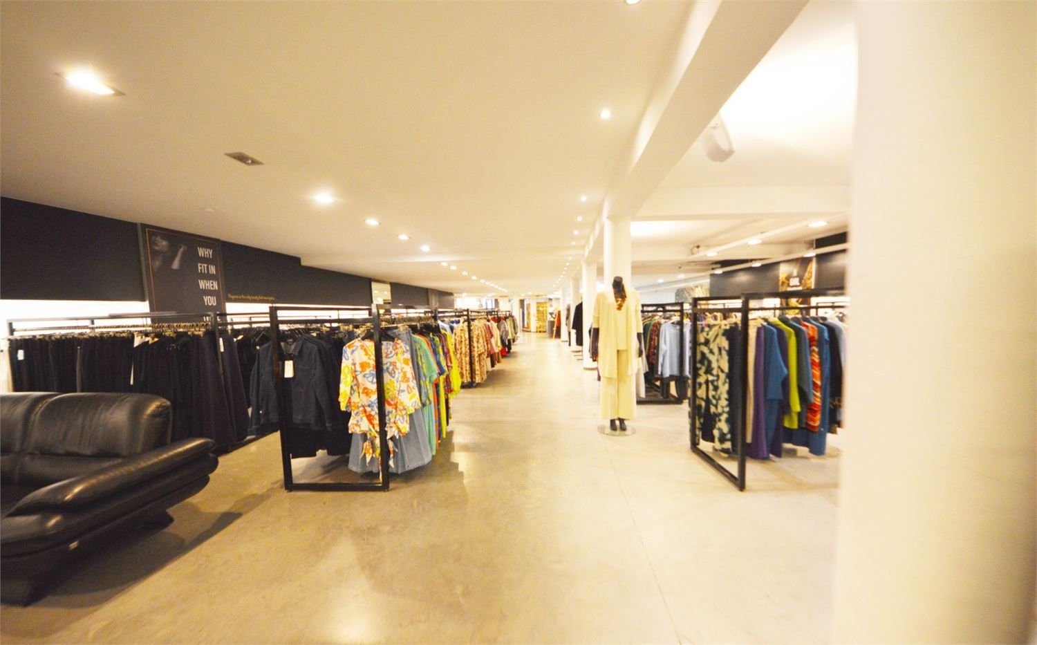 UNIEKE COMMERCIËLE OPP. 630 M2 MET PARKING NAAST ZEEMAN EN MULTIPHARMA foto 10