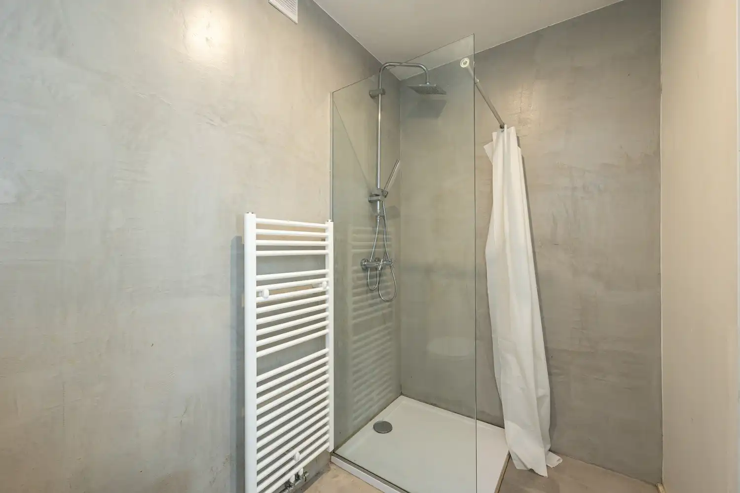 Instapklaar en energiezuinig appartement (EPC B) nabij Park Spoor Noord boordevol charme! foto 13