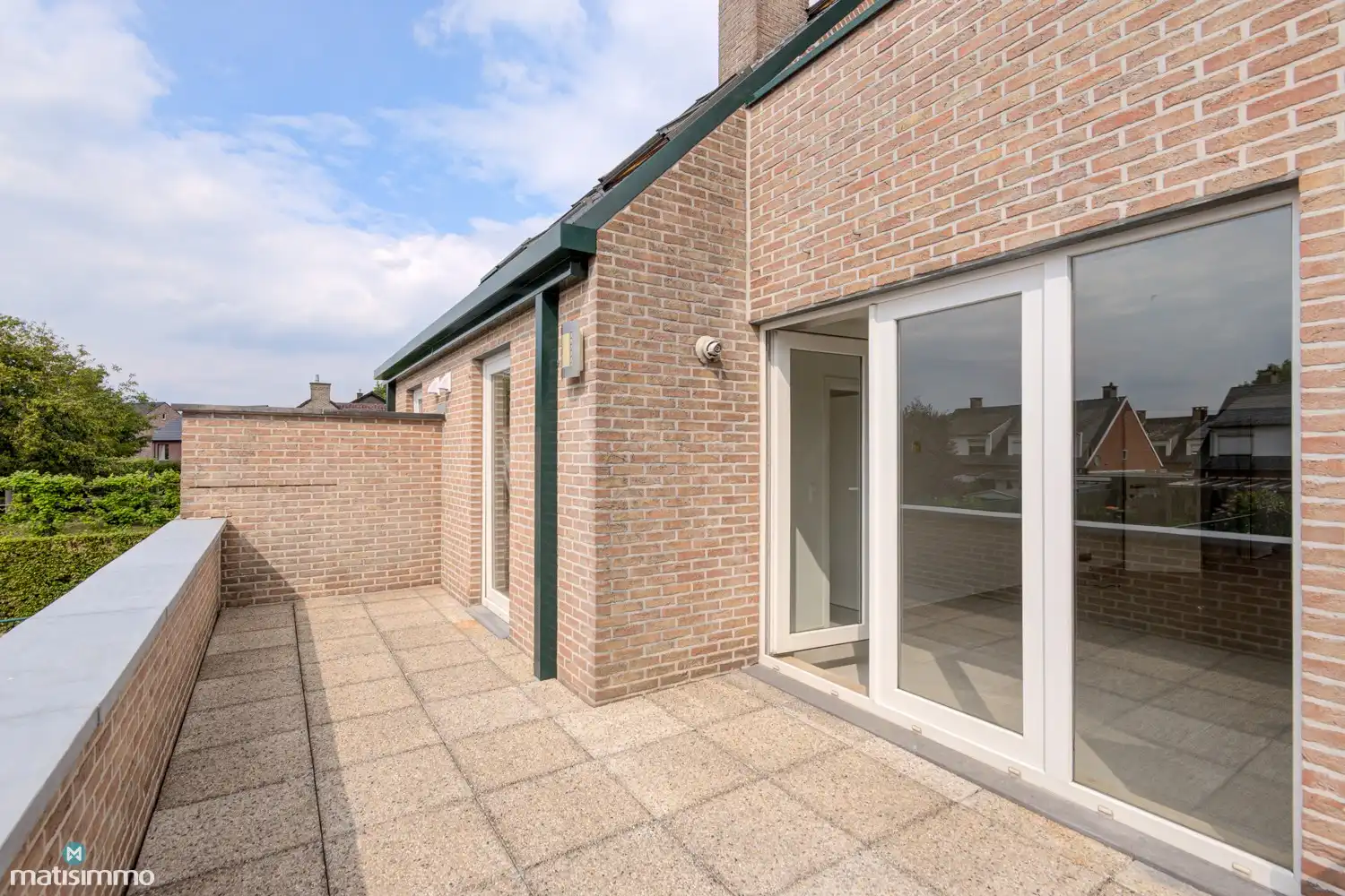 INSTAPKLAAR APPARTEMENT MET 2 SLAAPKAMERS EN GARAGE NABIJ HET CENTRUM VAN BILZEN foto 11