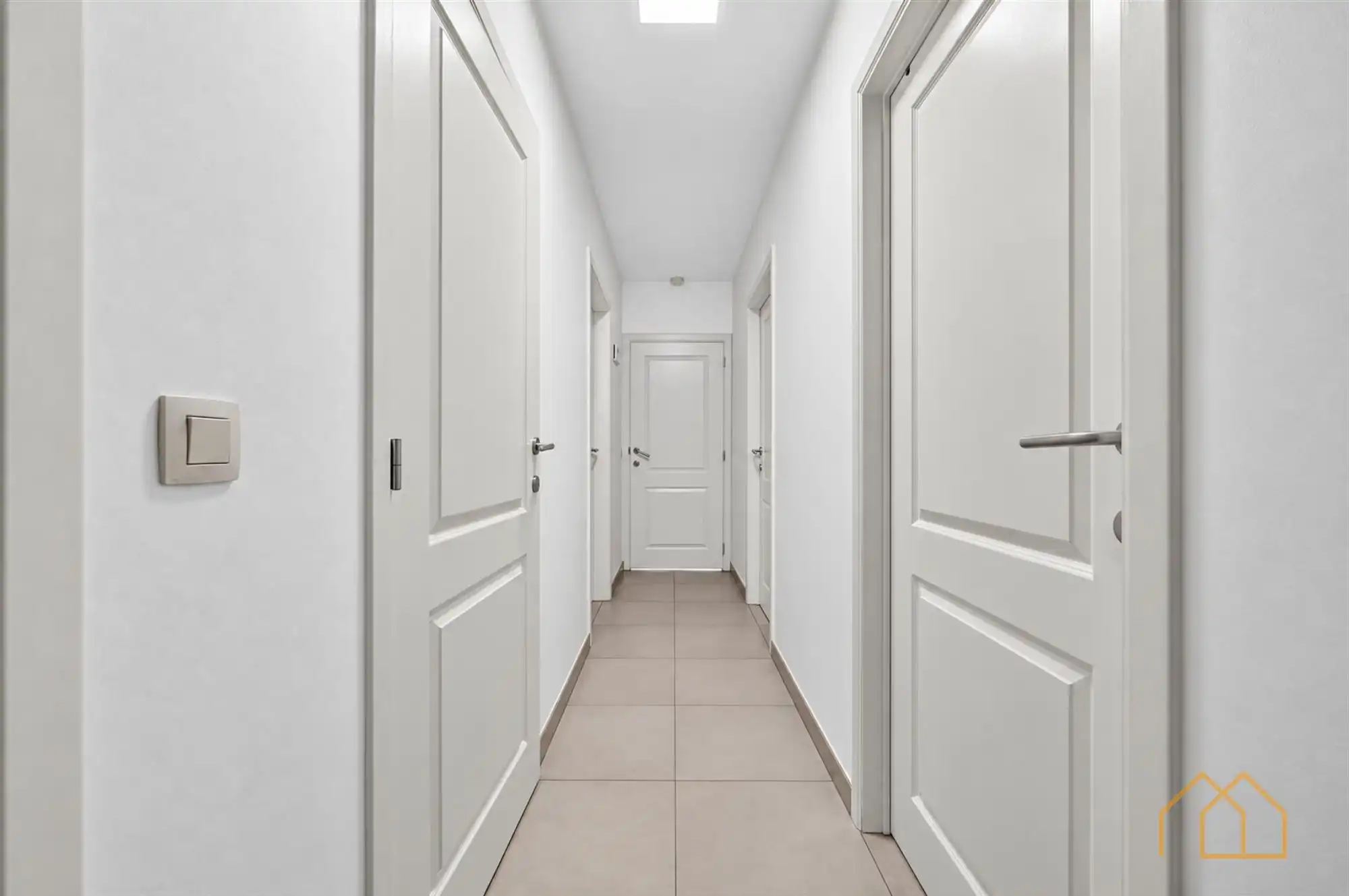 Appartement met 2 slaapkamers, berging en garage foto 8