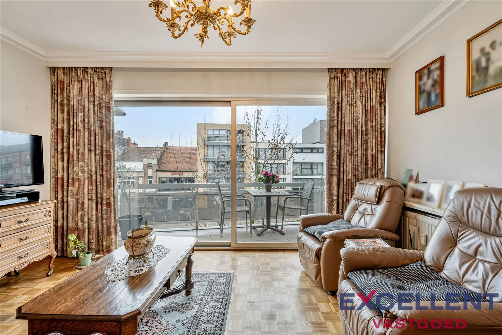 Centraal gelegen 2 slpk appartement op de Markt van Deinze  foto 3