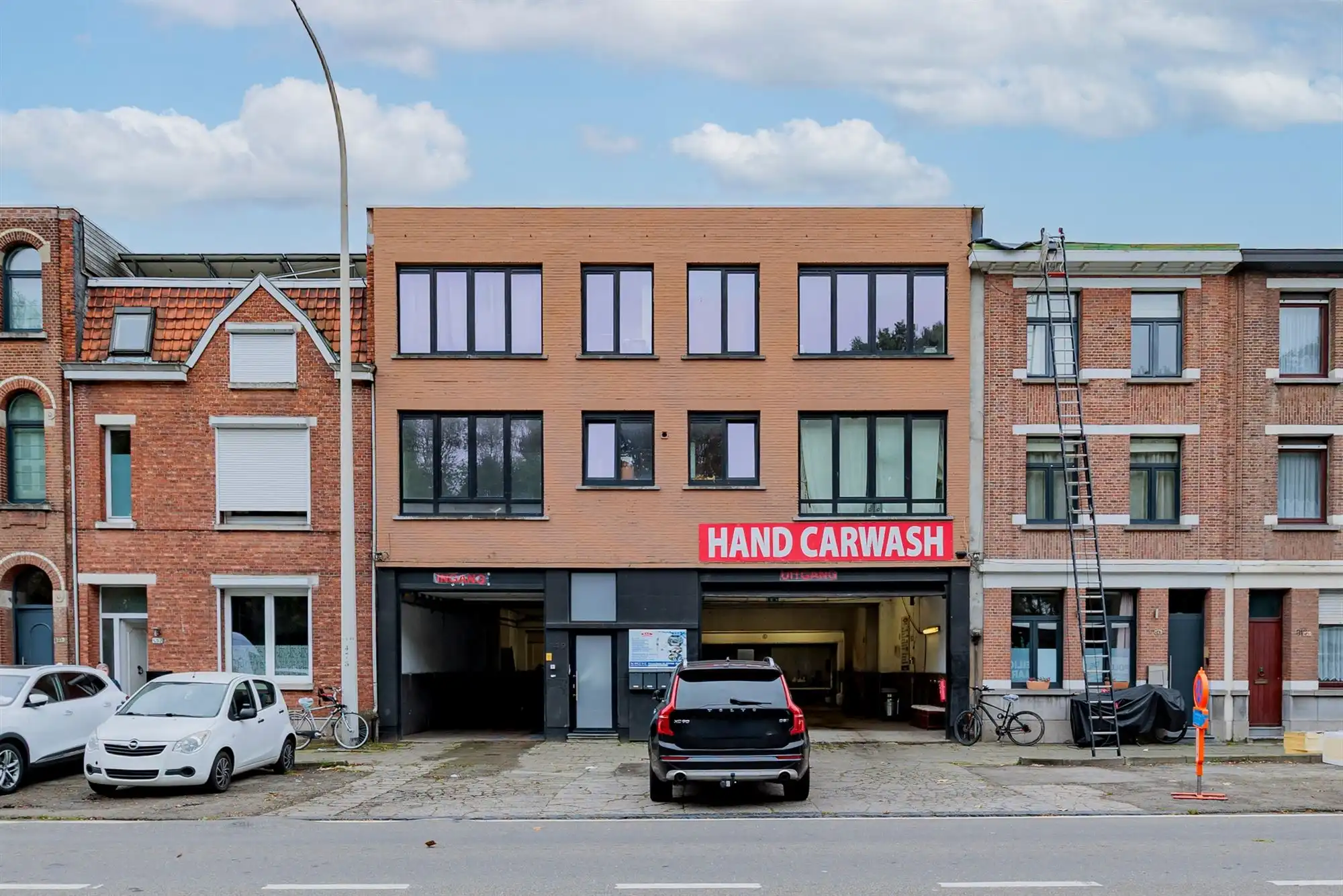 Opbrengsteigendom - comm. glvl met 4 appartementen foto {{pictureIndex}}