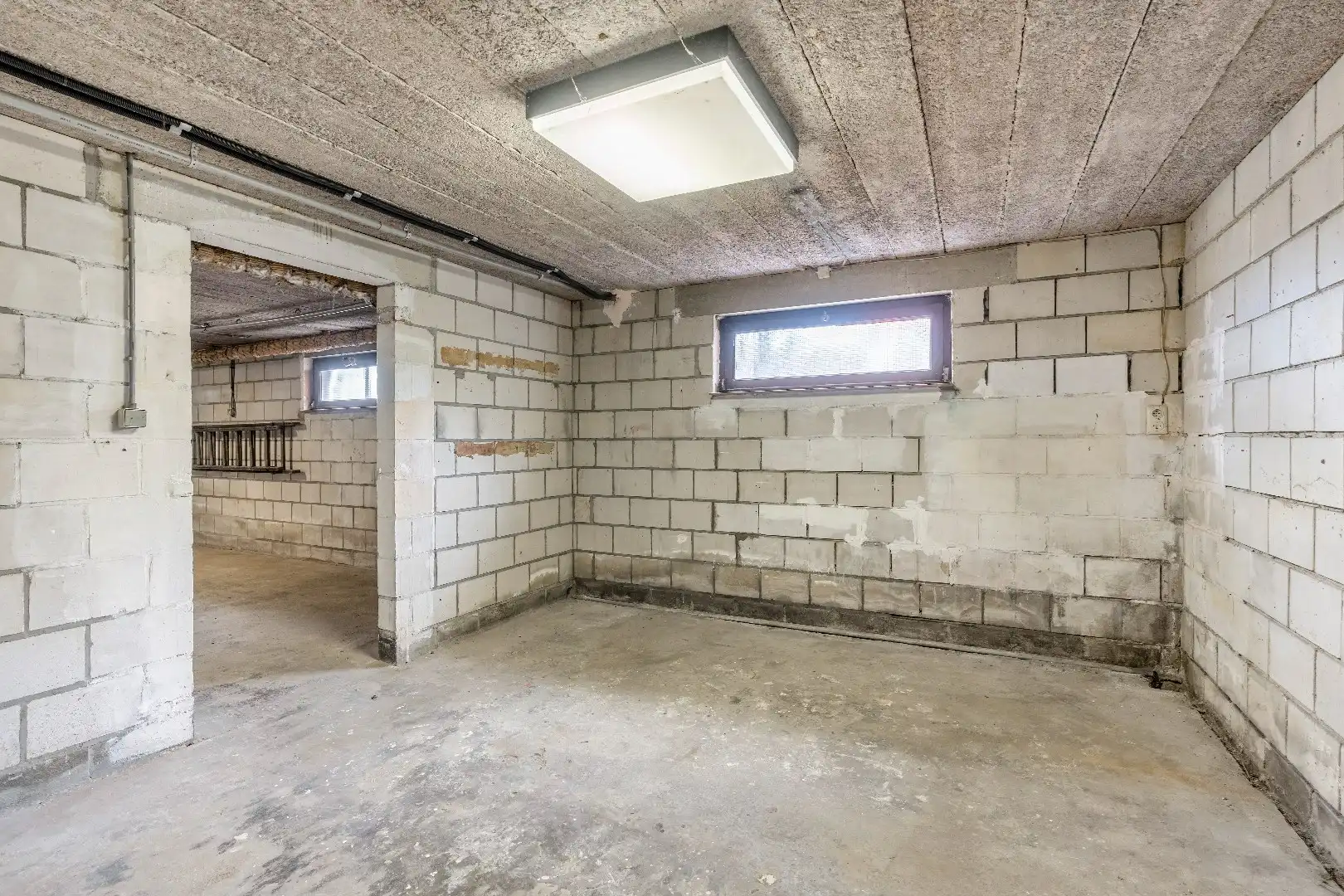  Te renoveren karakteristieke bungalow, 3 Slpk, ruime kelder met garage, op toplocatie foto 39