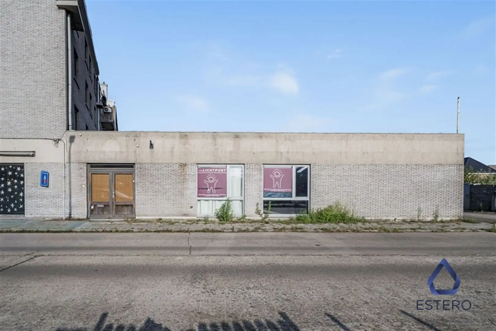 commerciële ruimte met appartement foto {{pictureIndex}}