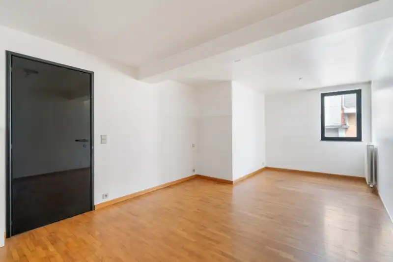 Handelspand 120m² + woonst (groot app) met privé lift! foto 20