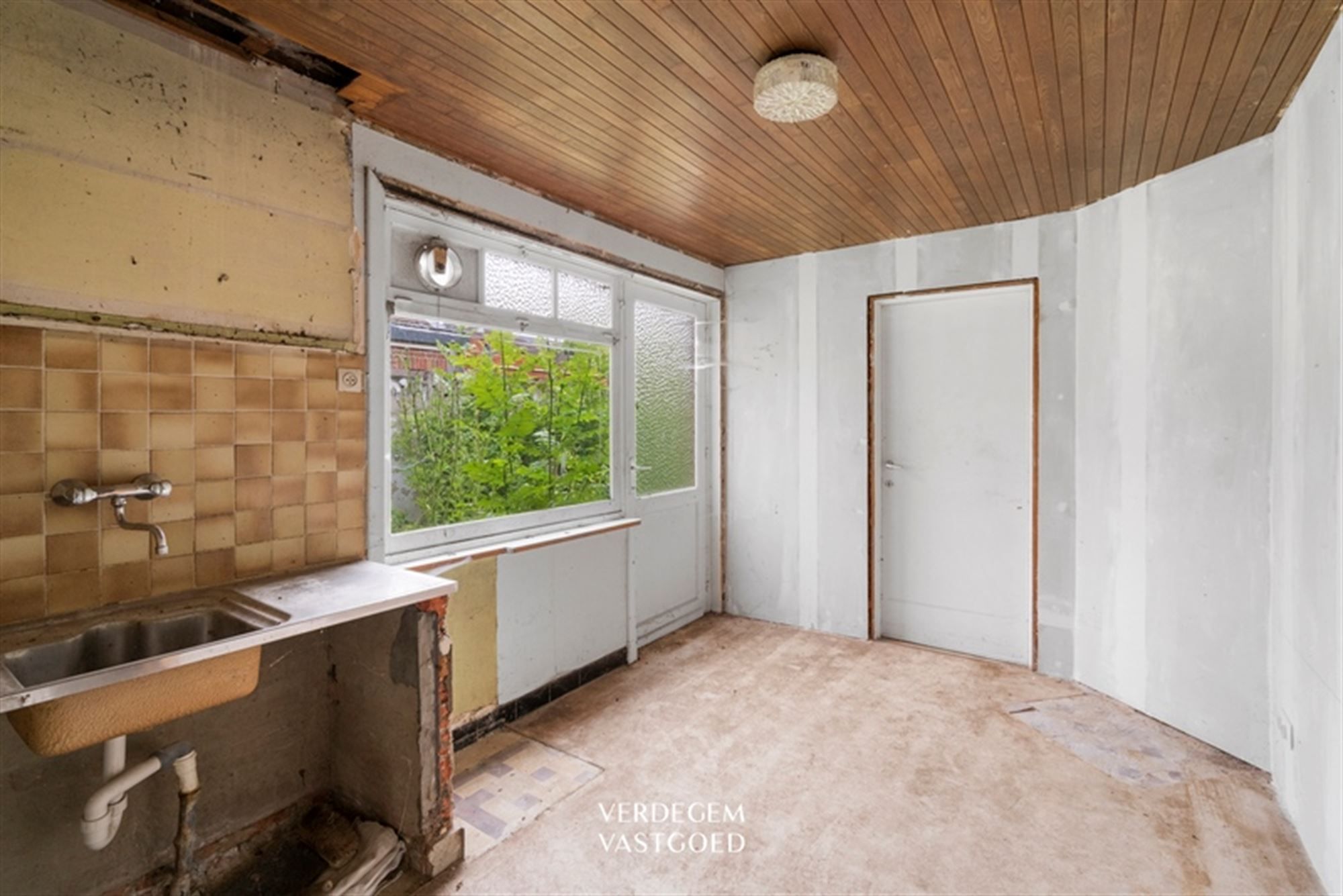 Woning met 3 slaapkamers en tuin voor totaalrenovatie foto 6