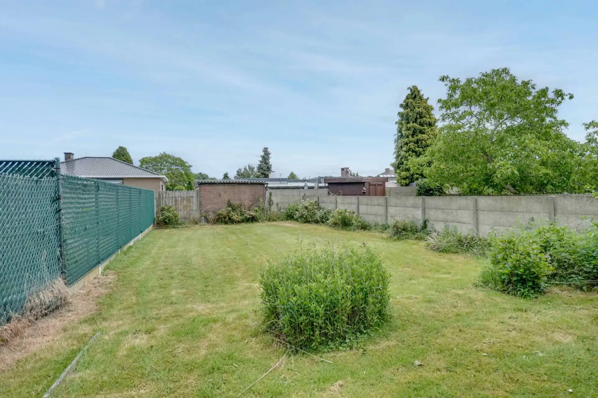 Ruime, centraal gelegen woning met renovatiepotentieel foto 22
