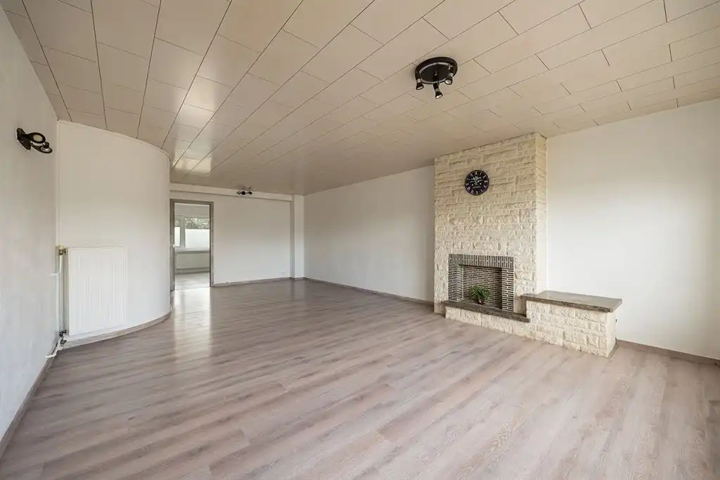 Ruim en lichtrijk appartement met 2 slaapkamers foto 7