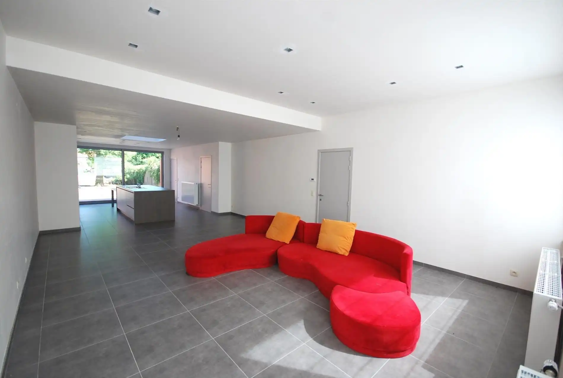 RUIME WONING (211m²) MET RUIME INDELING EN VEEL LICHTINVAL foto 2