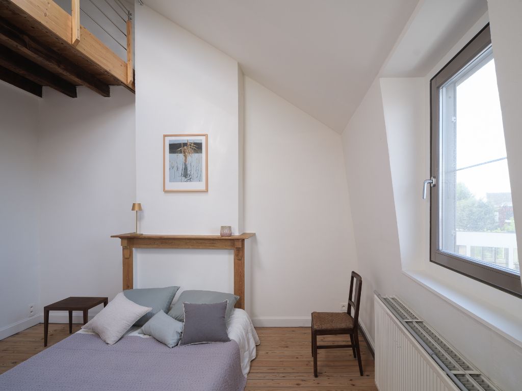 Karaktervolle, gerenoveerde interbellumwoning met 4 slaapkamers en buitenruimte op wandelafstand van station Gent-Sint-Pieters. foto 24