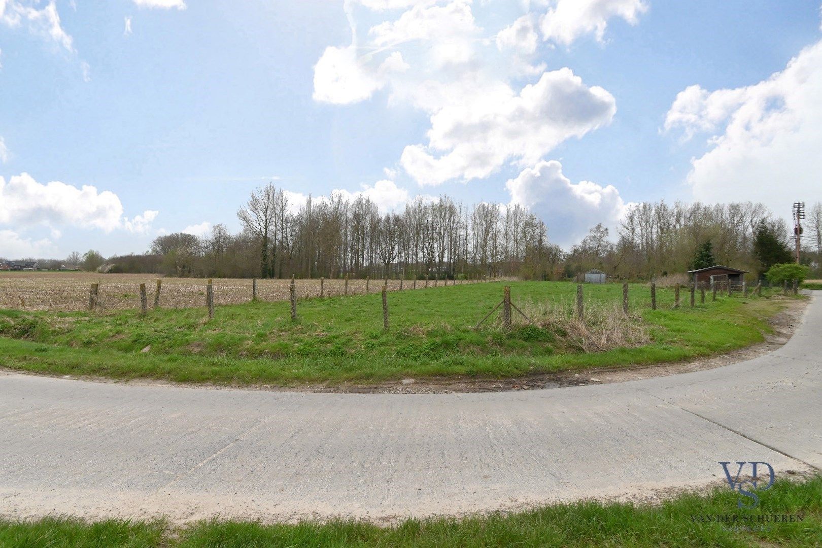 Woning met belendend perceel weiland  foto 5