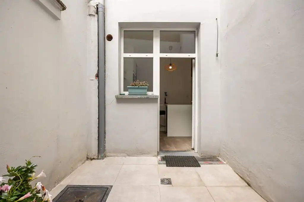 Instapklaar gelijkvloersappartement op toplocatie foto 6
