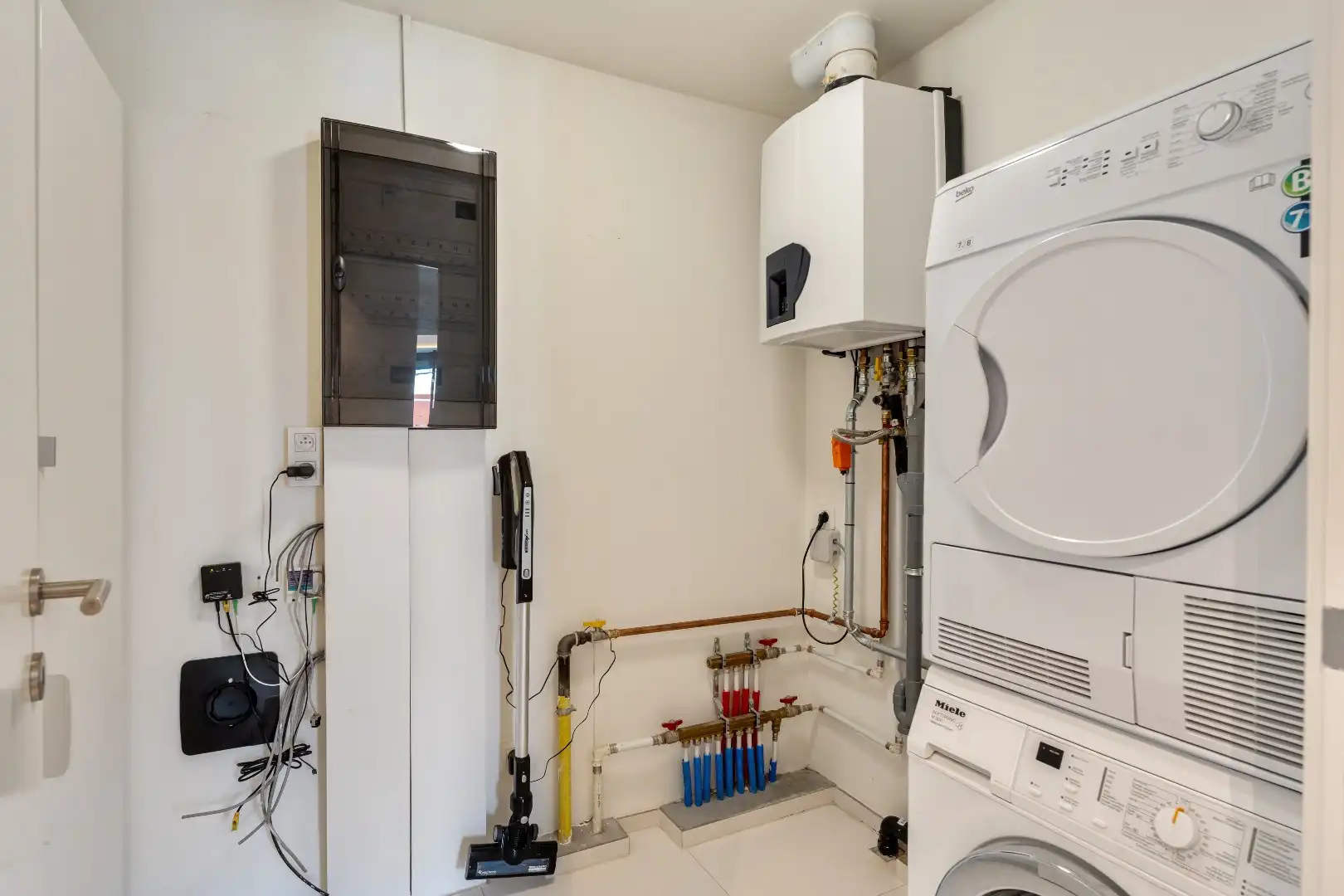 Exclusief penthouse met ruim terras, 2 slpk, dubbele autostaanplaats, centrum Genk foto 29