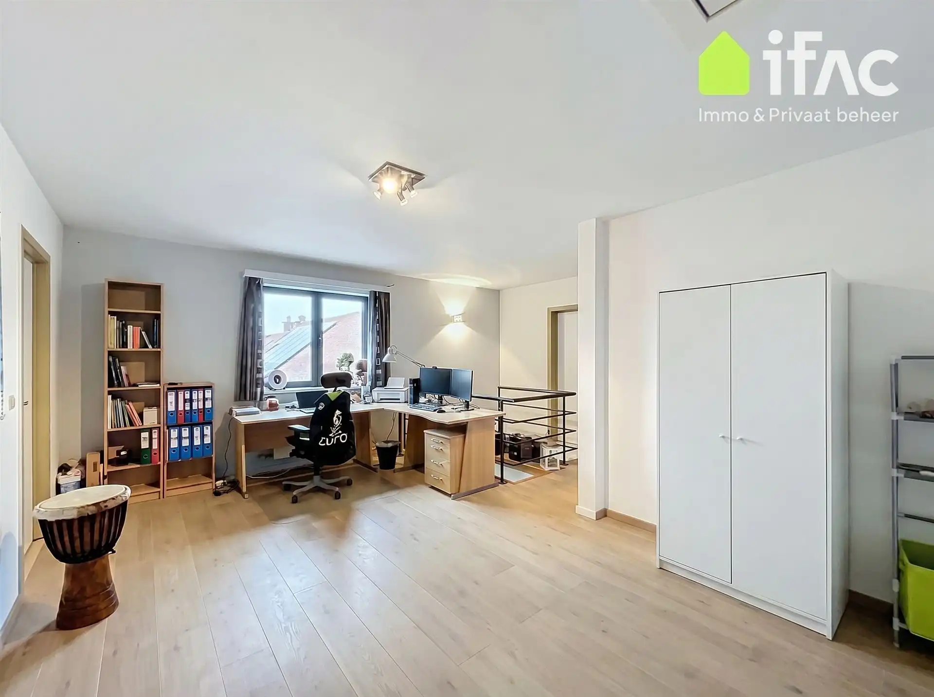 Moderne duplex met 3 slaapkmrs leuk terras en dubbele garage foto 9