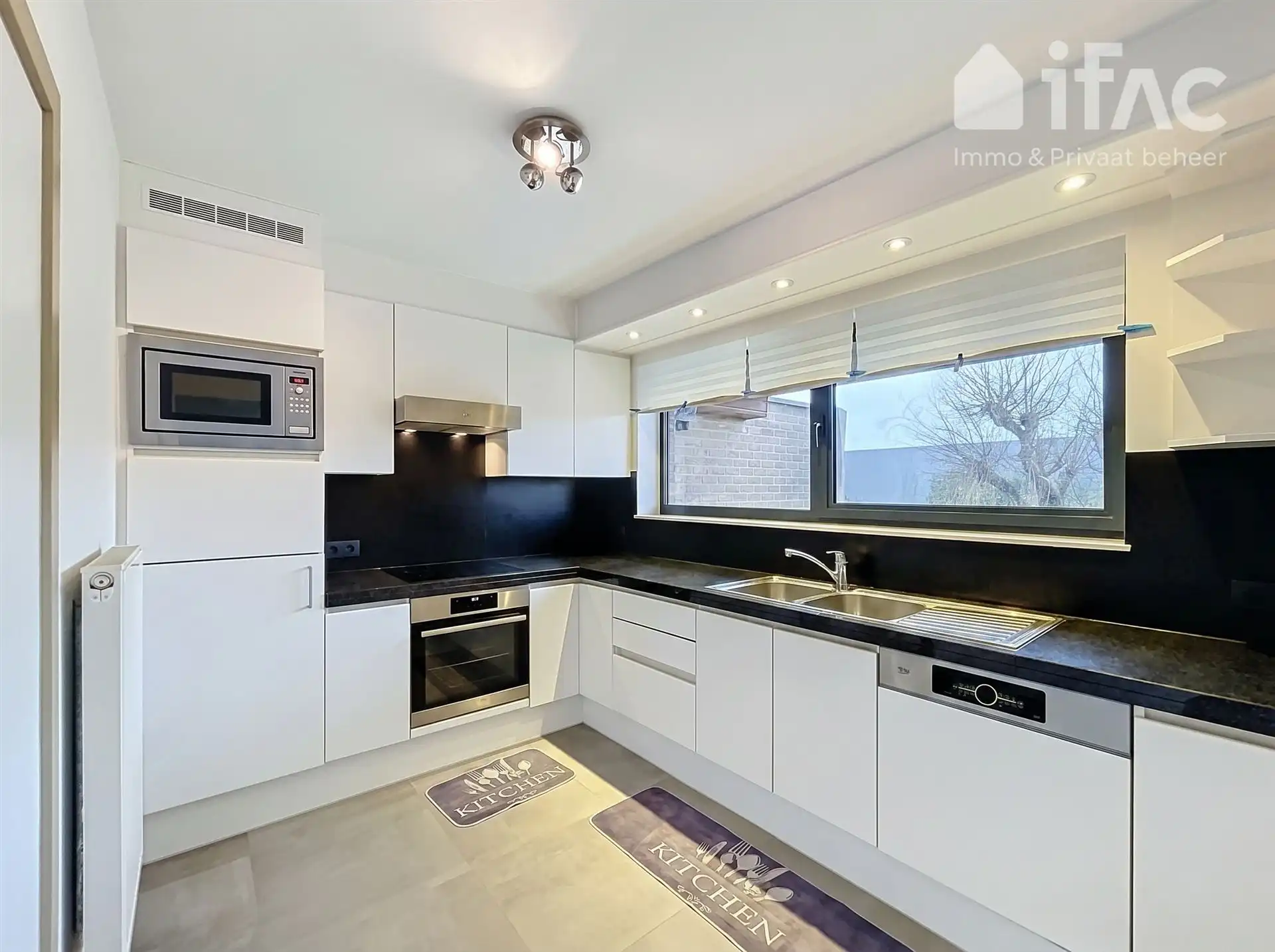 Moderne duplex met 3 slaapkmrs leuk terras en dubbele garage foto 9
